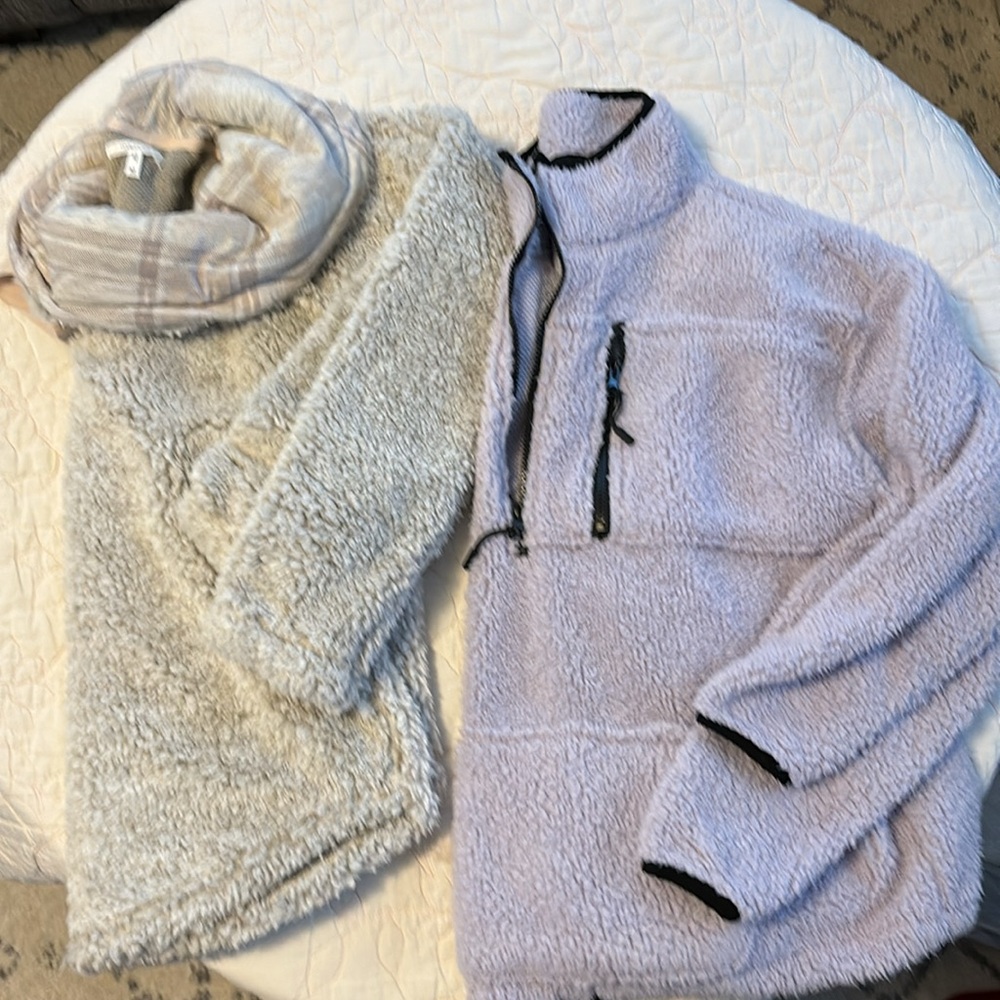 Womens fleece pullovers- Maurice's size M no boundaries Xl 15-17